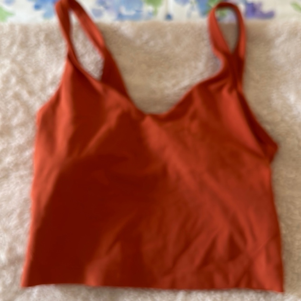 Hello! I’m selling a lululmeon align tank!